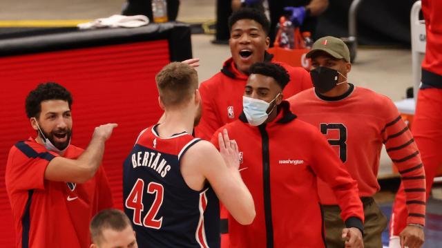 1611041563165033599.jpg Wizards_bench_USATSI_15422383.jpg